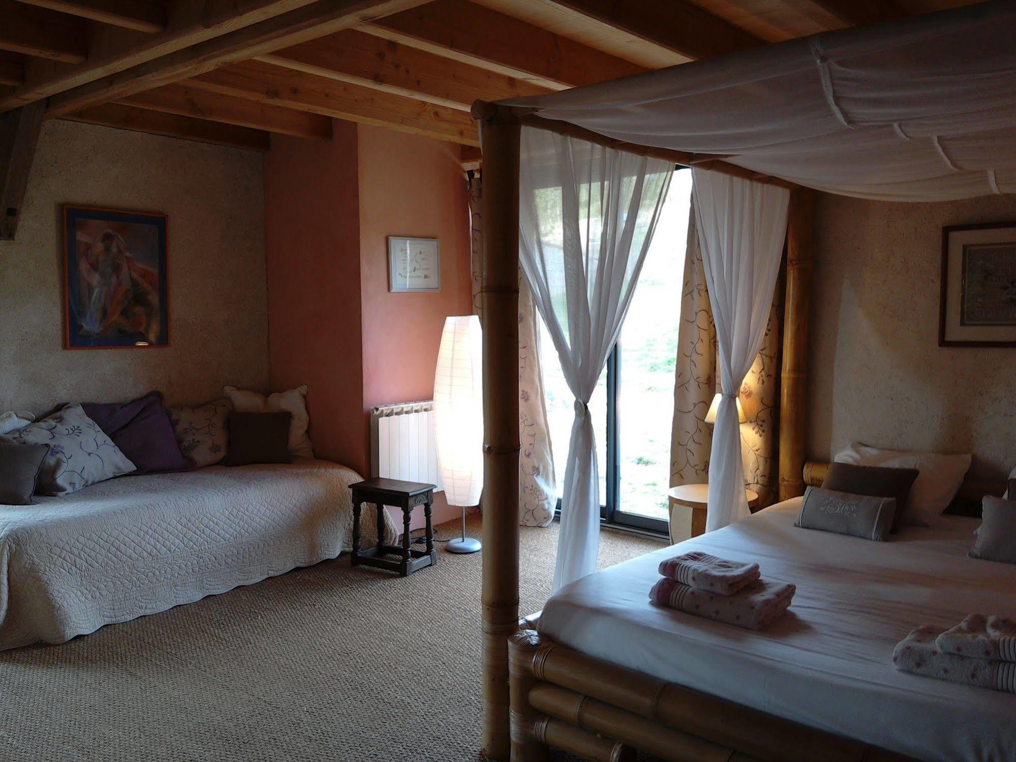 Bout De Cote Bed and Breakfast Lacam-dʼOurcet Εξωτερικό φωτογραφία